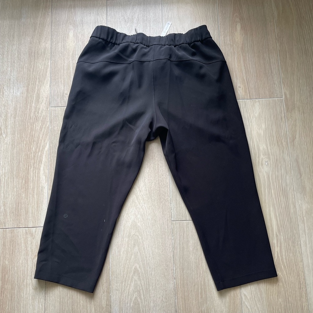 Lululemon black cropped pants - Picture 4 of 6